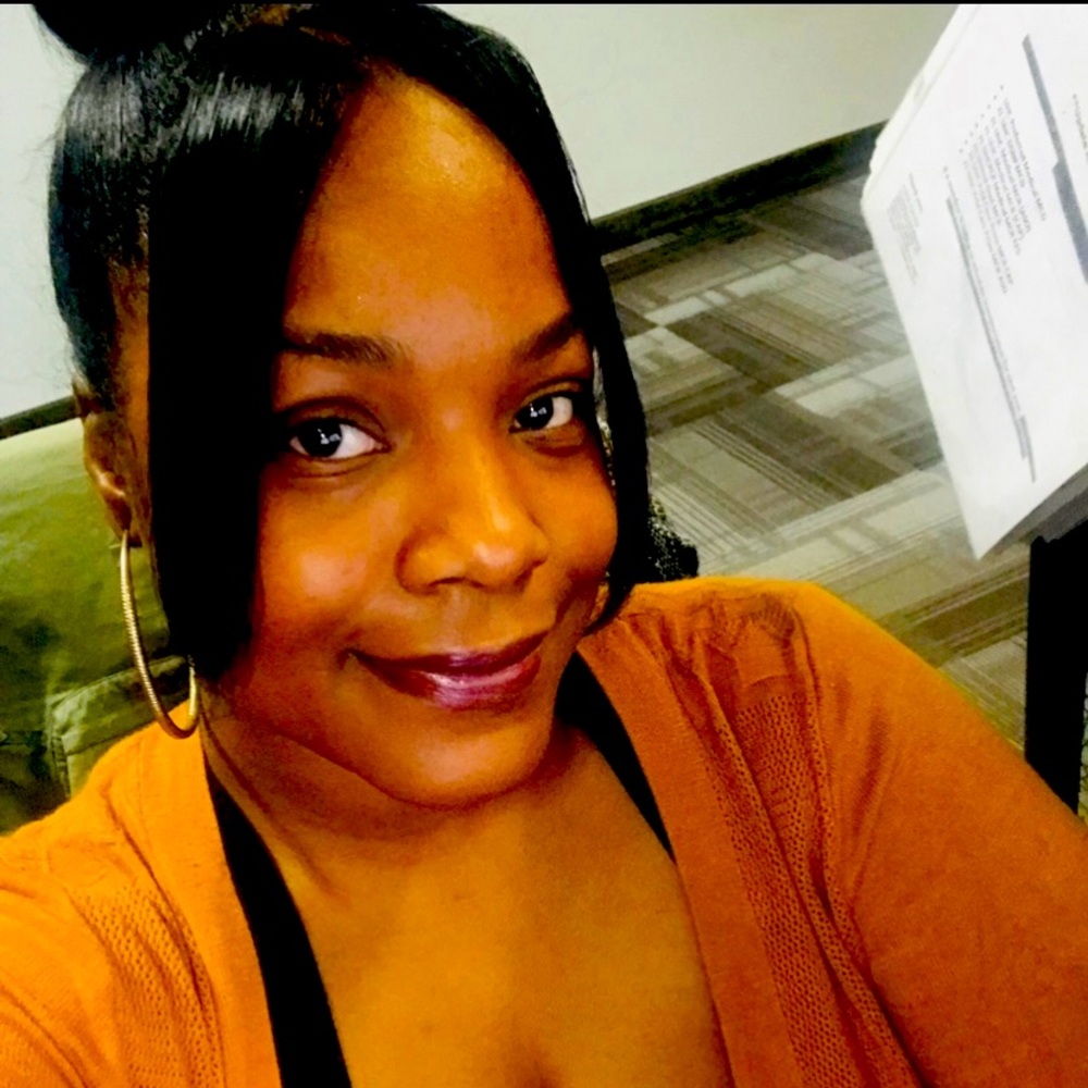 Meet your Posher, Jona